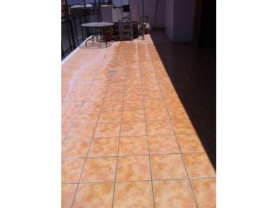 Cubierta: Chapado con gres ceramico