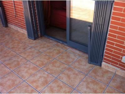 Cubierta: Chapado con gres ceramico